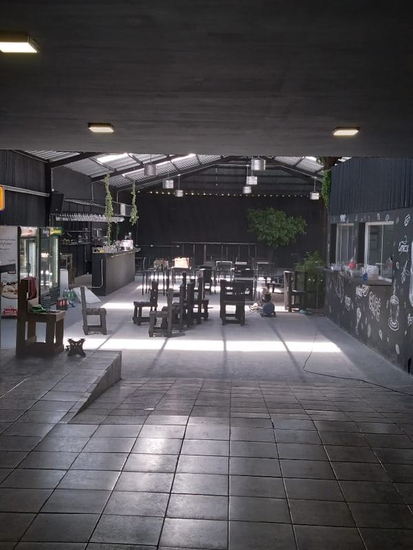 Instalación completa de circuitos en salón comercial
